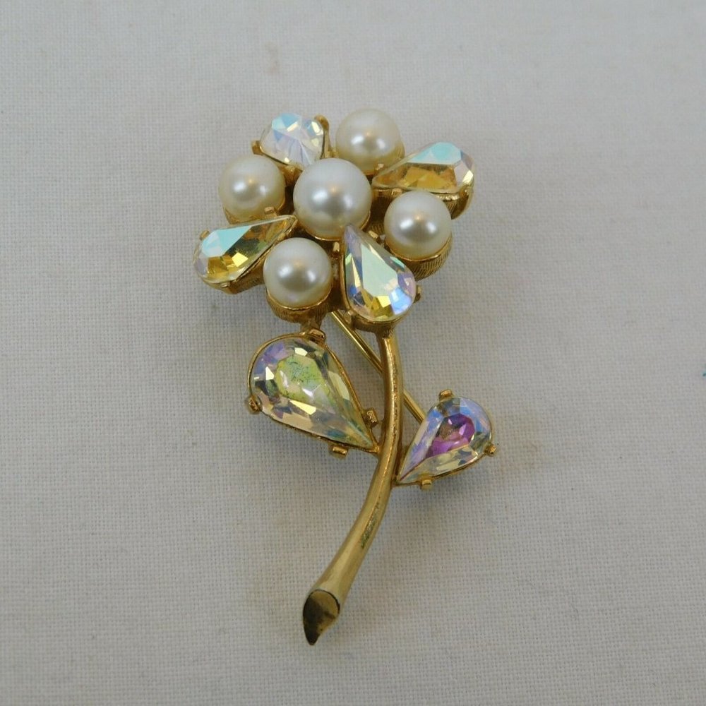 Marvella Aurora Borealis Crystal Faux Pearl Vintage Flower Pin Brooch Gold Tone